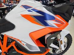 2024 KTM SUPER ADVENTURE R ORANGE