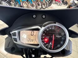 2013 Triumph Speed Triple 1050 SE Speed Triple Silver