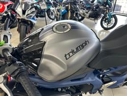 2013 Triumph Speed Triple 1050 SE Speed Triple Silver