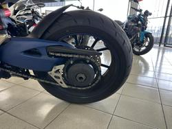 2013 Triumph Speed Triple 1050 SE Speed Triple Silver