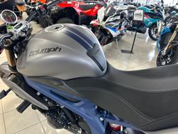 2013 Triumph Speed Triple 1050 SE Speed Triple Silver