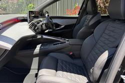 2025 Peugeot 5008 GT Premium Hybrid