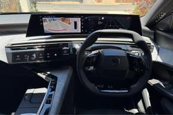 2025 Peugeot 5008 GT Premium Hybrid