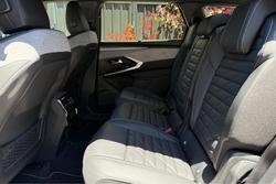 2025 Peugeot 5008 GT Premium Hybrid