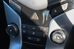 2011 Holden
                Cruze SRi-V