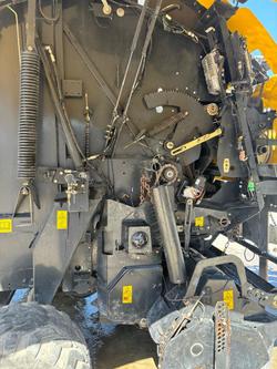 2014 New Holland Rb180 YELLOW