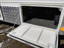2016 New Age Caravans 23Ft Oz Classic With Full Ensuite And Recliner Lounge Chairs