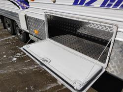 2016 New Age Caravans 23Ft Oz Classic With Full Ensuite And Recliner Lounge Chairs