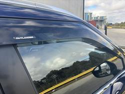 2023 MITSUBISHI
Outlander