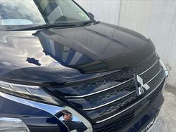 2023 MITSUBISHI
Outlander