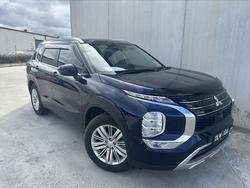 2023 MITSUBISHI
Outlander