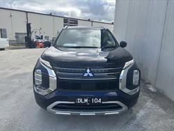 2023 MITSUBISHI
Outlander