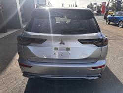 2025 Mitsubishi Outlander LS