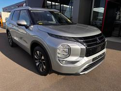 2025 Mitsubishi Outlander LS