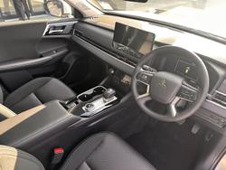 2025 Mitsubishi Outlander LS