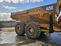 2003 Volvo A25d yellow
