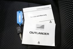 2016 Mitsubishi
Outlander LS Safety Pack