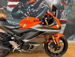 2022 Yamaha YZF-R3 VIVID ORANGE