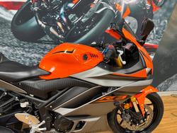 2022 Yamaha YZF-R3 VIVID ORANGE