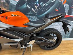 2022 Yamaha YZF-R3 VIVID ORANGE
