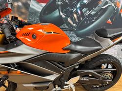 2022 Yamaha YZF-R3 VIVID ORANGE