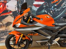 2022 Yamaha YZF-R3 VIVID ORANGE