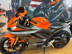 2022 Yamaha YZF-R3 VIVID ORANGE