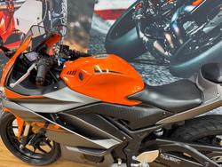 2022 Yamaha YZF-R3 VIVID ORANGE