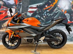2022 Yamaha YZF-R3 VIVID ORANGE