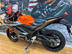 2022 Yamaha YZF-R3 VIVID ORANGE