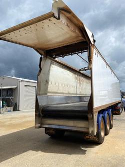 2022 Lusty Pumpa Belt Walking Floor