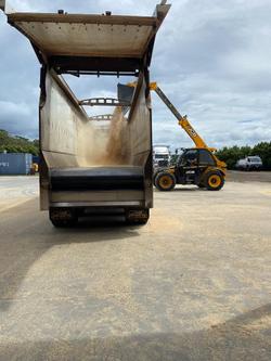 2022 Lusty Pumpa Belt Walking Floor