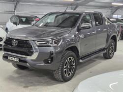 2020 Toyota
                Hilux SR5