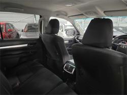 2020 Toyota
                Hilux SR5
