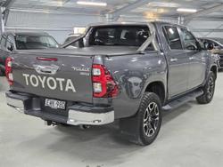 2020 Toyota
                Hilux SR5