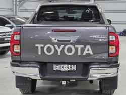 2020 Toyota
                Hilux SR5
