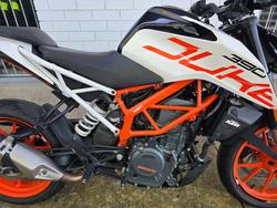 2017 Ktm 390 DUKE White