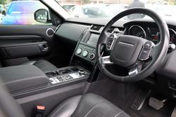 2017 Land Rover Discovery TD4 SE