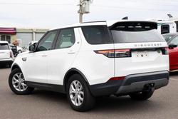 2017 Land Rover Discovery TD4 SE