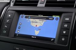 2017 Land Rover Discovery TD4 SE