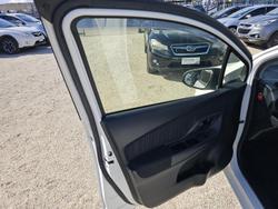 2019 Toyota Vitz Hybrid F NHP130 White