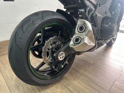 2025 Kawasaki ZR1000 GREEN