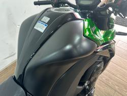 2025 Kawasaki ZR1000 GREEN