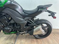 2025 Kawasaki ZR1000 GREEN