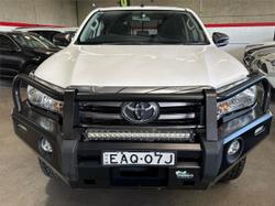 2018 Toyota
                Hilux SR