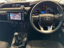 2018 Toyota
                Hilux SR