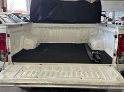 2018 Toyota
                Hilux SR