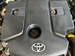 2018 Toyota
                Hilux SR