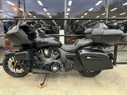 2023 INDIAN PURSUIT DARK HORSE PREMIUM BLACK