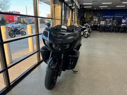 2023 INDIAN PURSUIT DARK HORSE PREMIUM BLACK